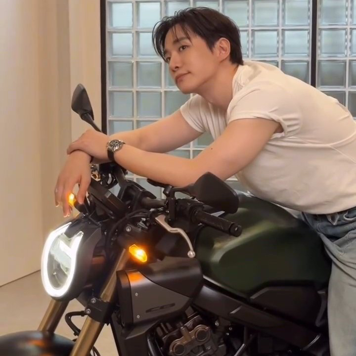 Foto terbaru dari Lee Junho