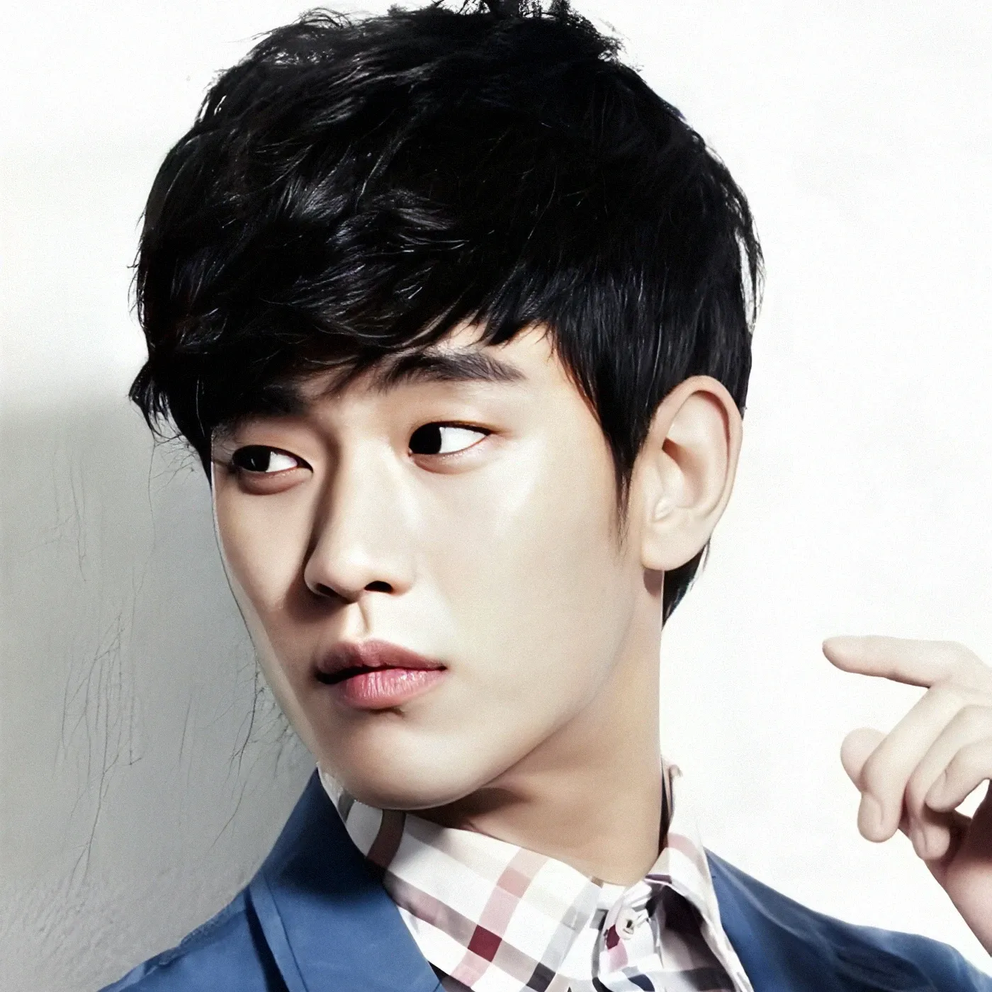 金秀贤的最新照片