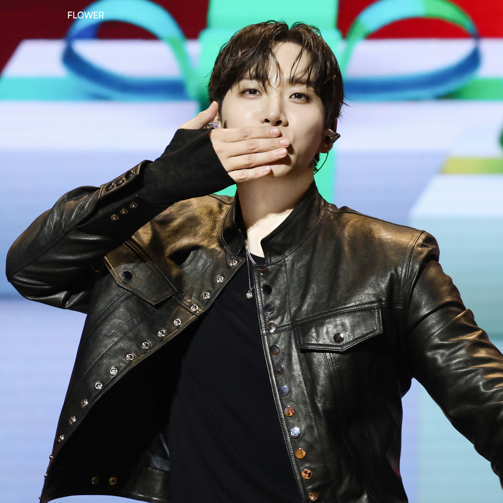 Cuplikan di balik layar dari Lee Junho