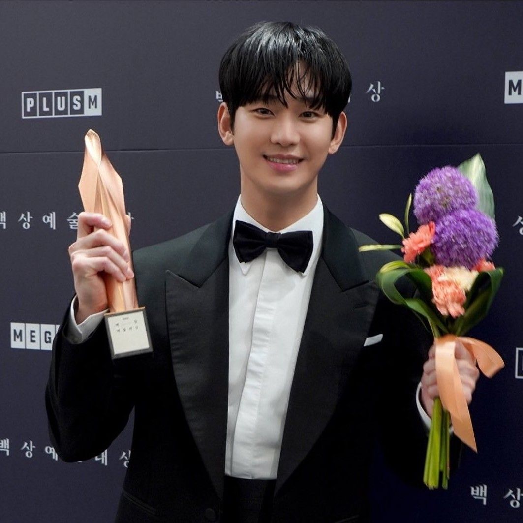 Foto terbaru dari Kim Soohyun