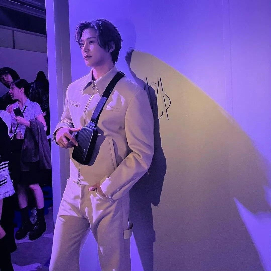 粉丝拍下的路云瞬间