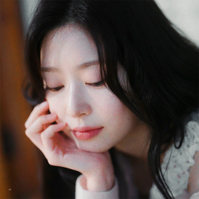 Recent activity shot of Kim Minju