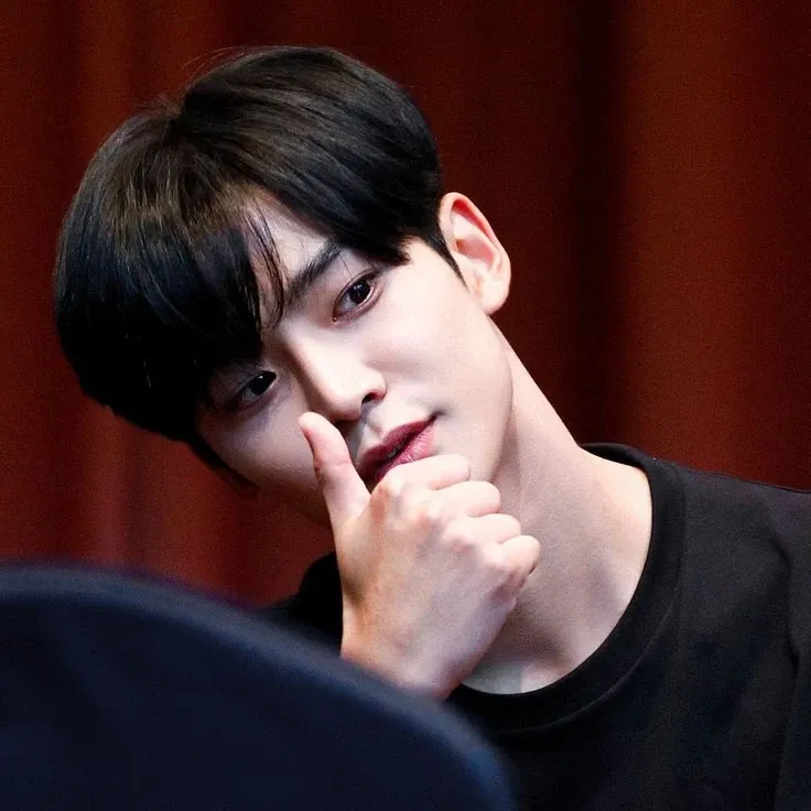 Cuplikan di balik layar dari Rowoon