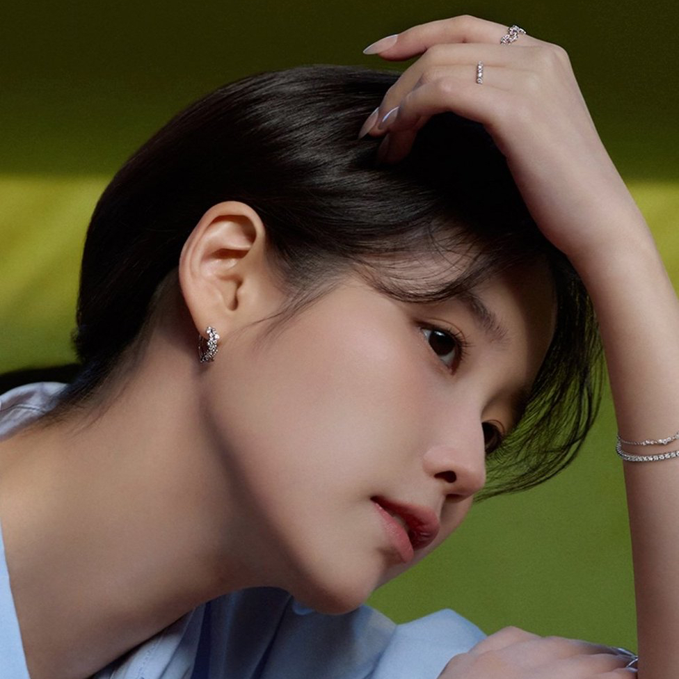 Foto kegiatan terbaru dari IU