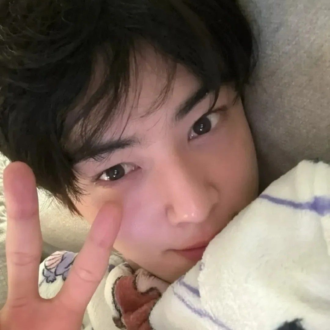 粉丝拍下的车银优瞬间