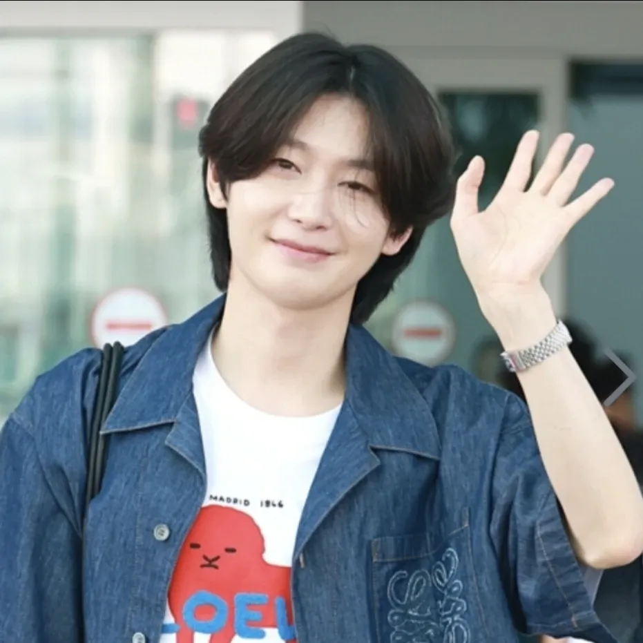 Behind-the-scenes cut of Kim Yongbin