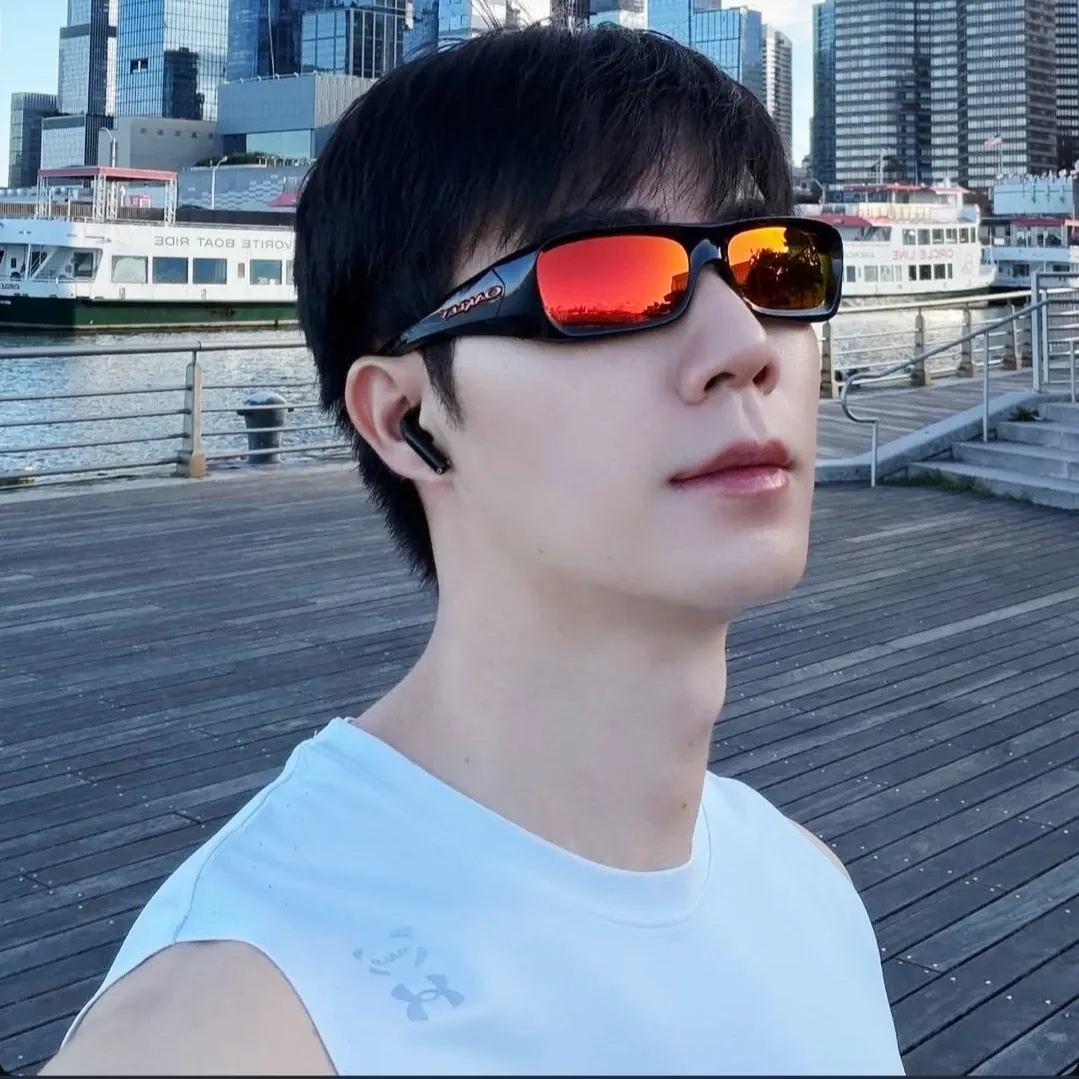 Behind-the-scenes cut of ZeePruk
