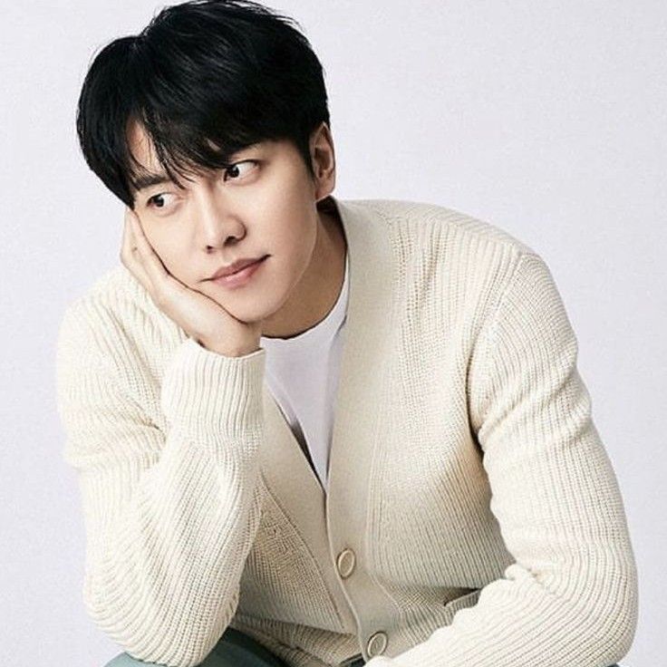 Behind-the-scenes cut of Lee Seunggi