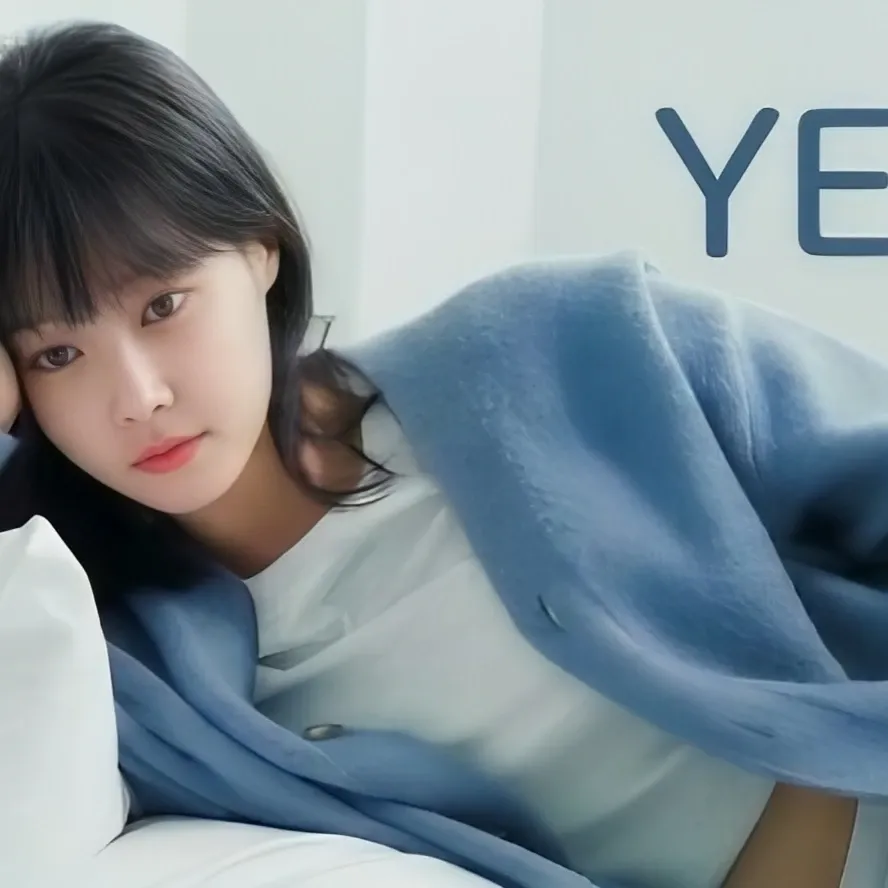 Latest photo of Yeonwoo