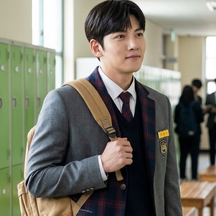 チ・チャンウクの最近の活動ショット