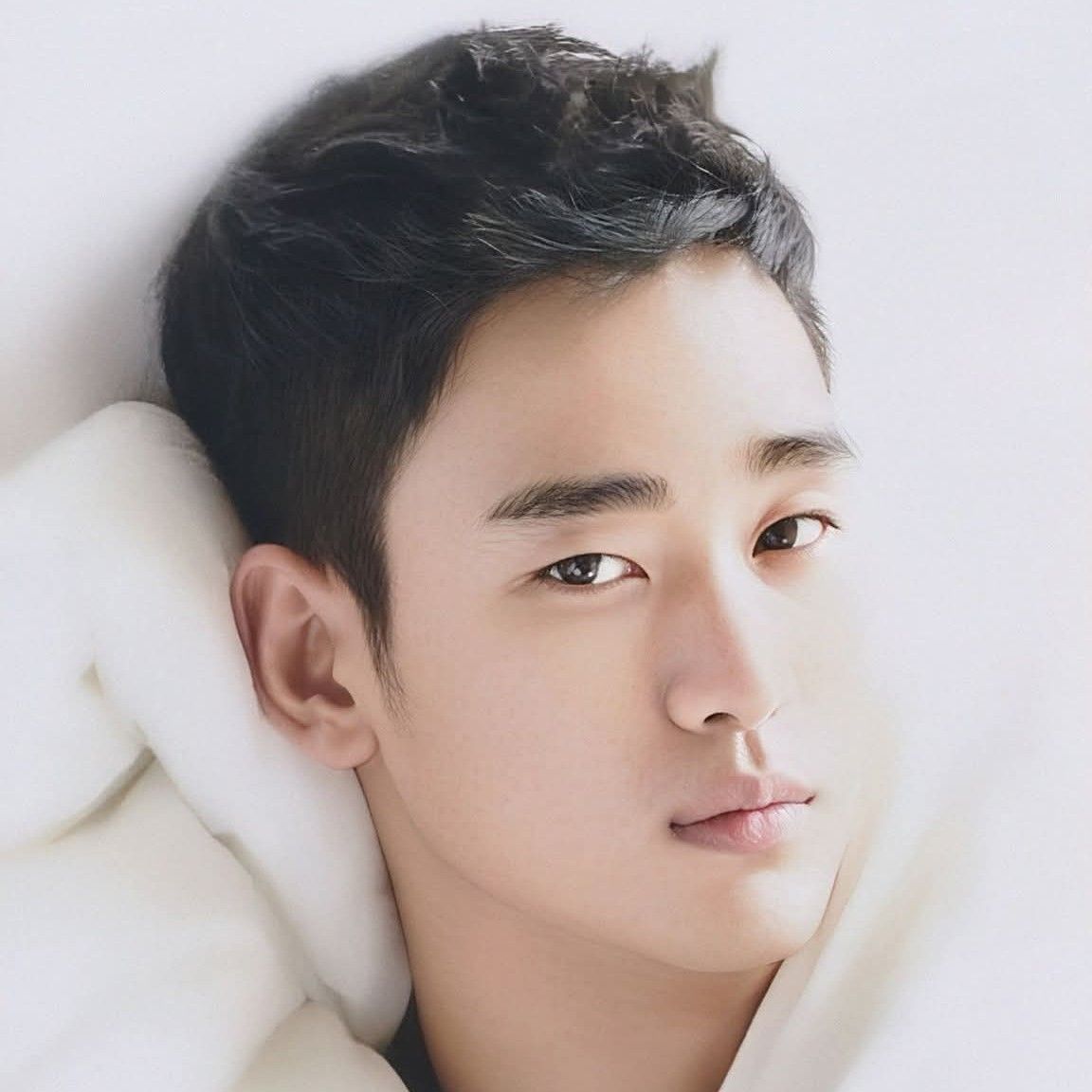 A moment captured by a fan of Kim Soohyun