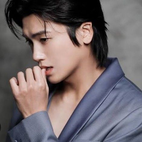 Behind-the-scenes cut of Park Hyungsik