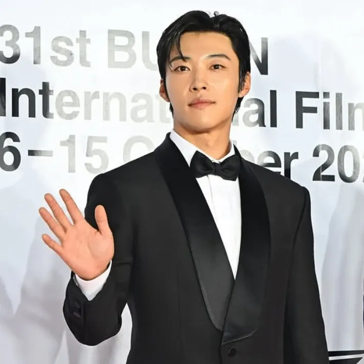 Behind-the-scenes cut of Woo Dohwan