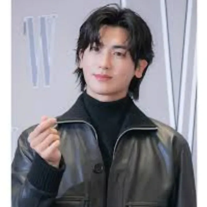 Recent activity shot of Park Hyungsik