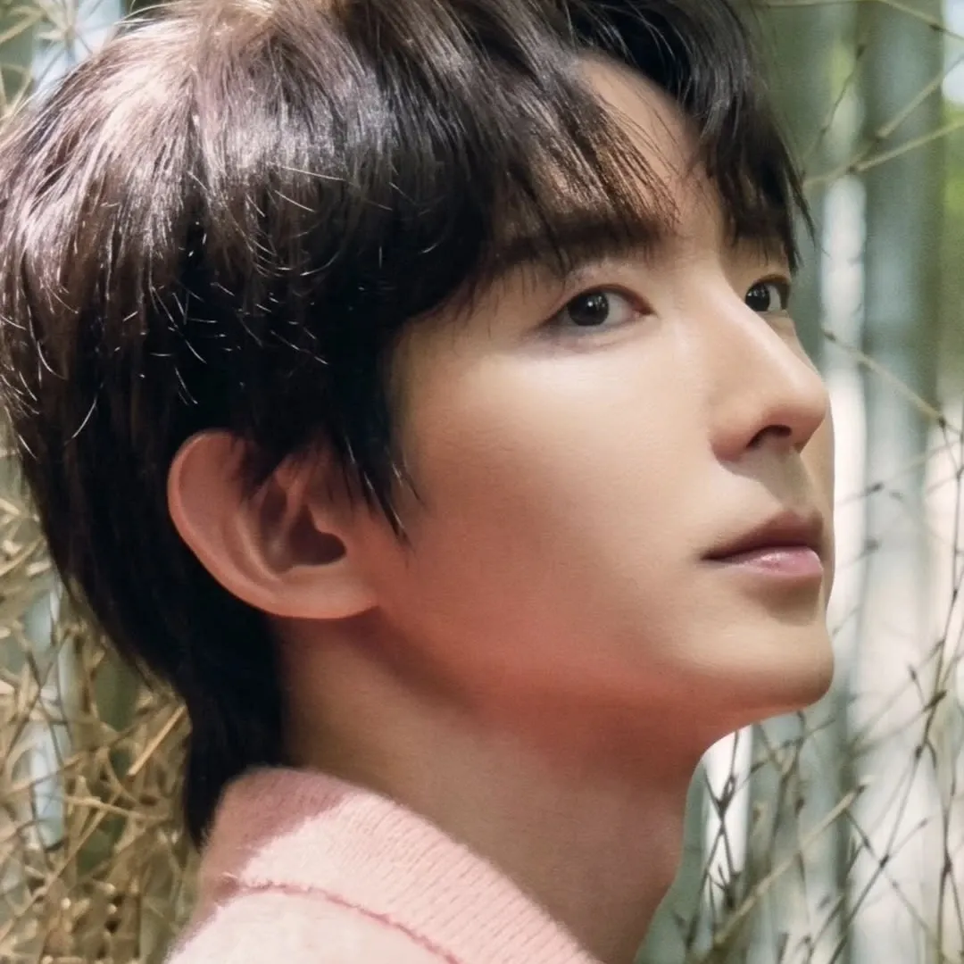 A moment captured by a fan of Lee Joongi