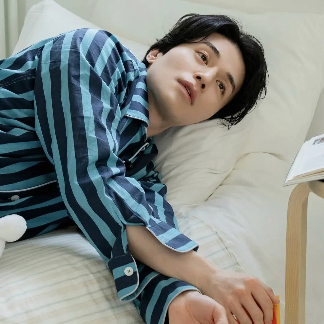 A moment captured by a fan of Lee Dongwook