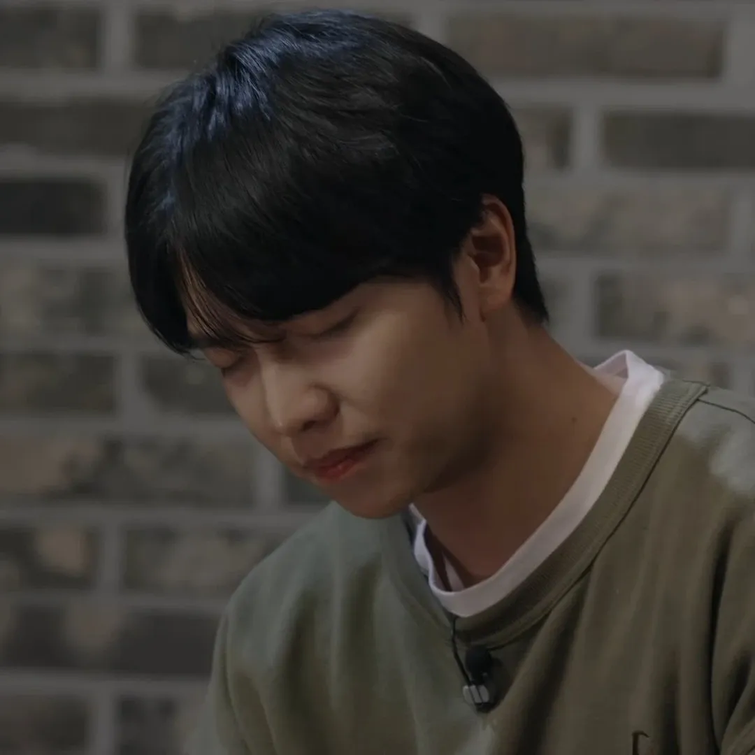 Recent activity shot of Lee Seunggi