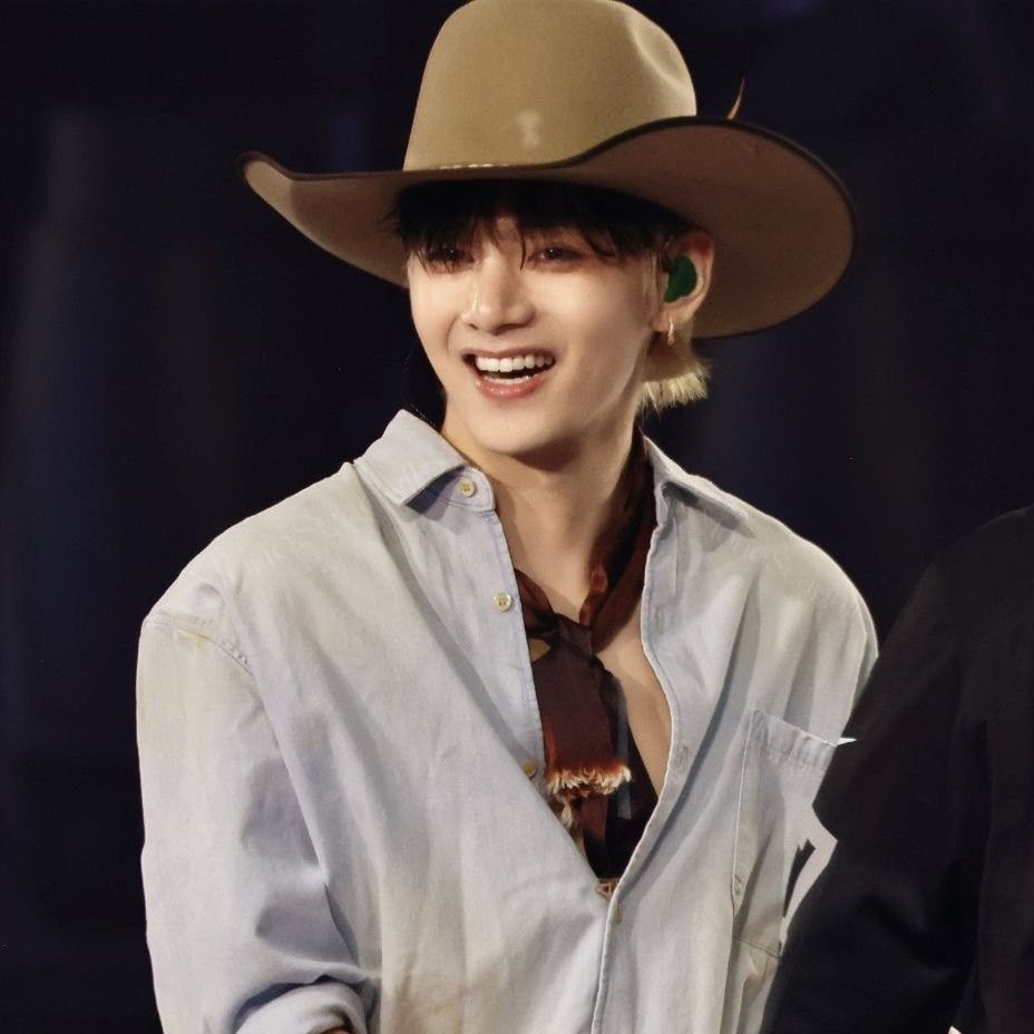 Behind-the-scenes cut of Kim Taehyung (V)