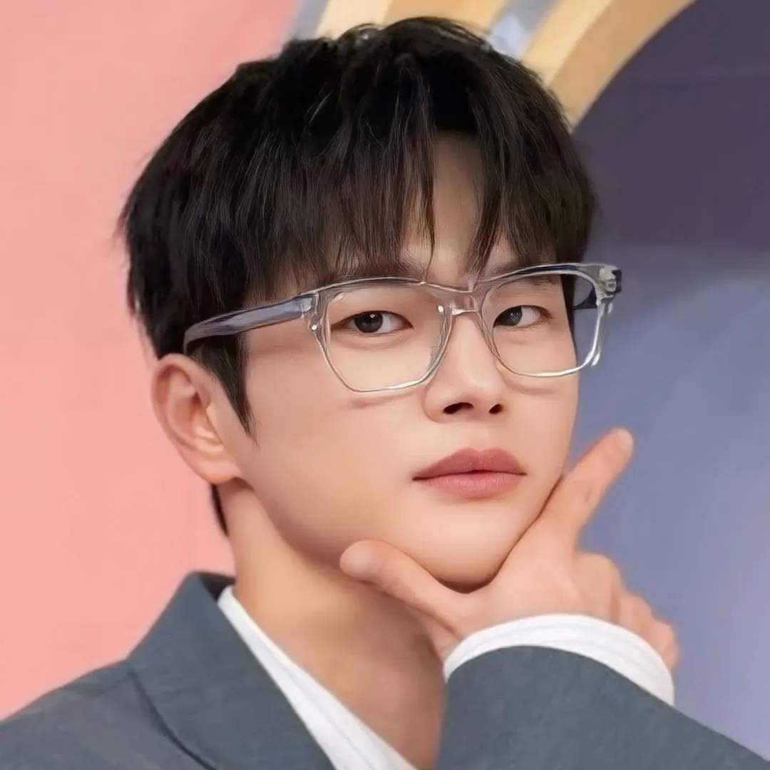 Cuplikan di balik layar dari Seo Inguk