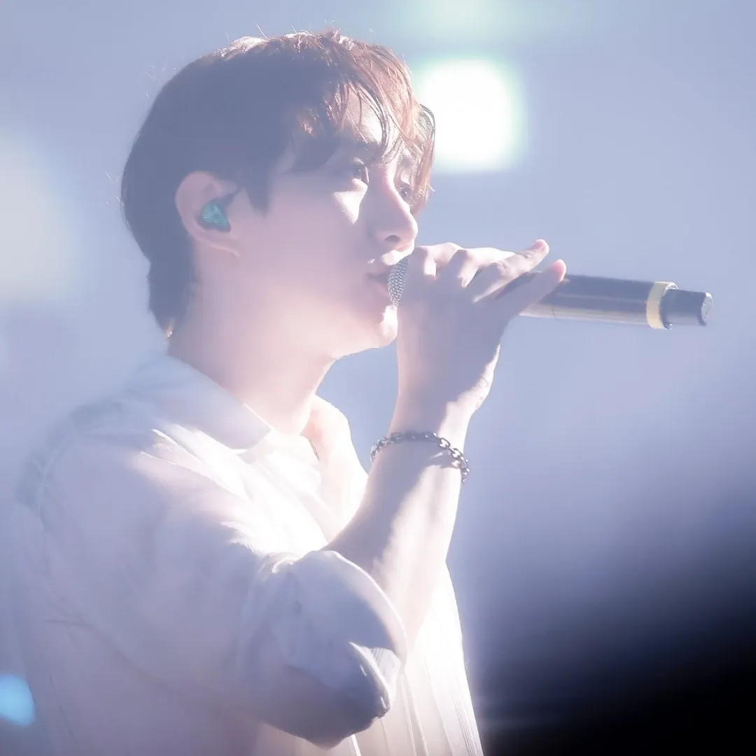 粉丝拍下的李俊昊瞬间