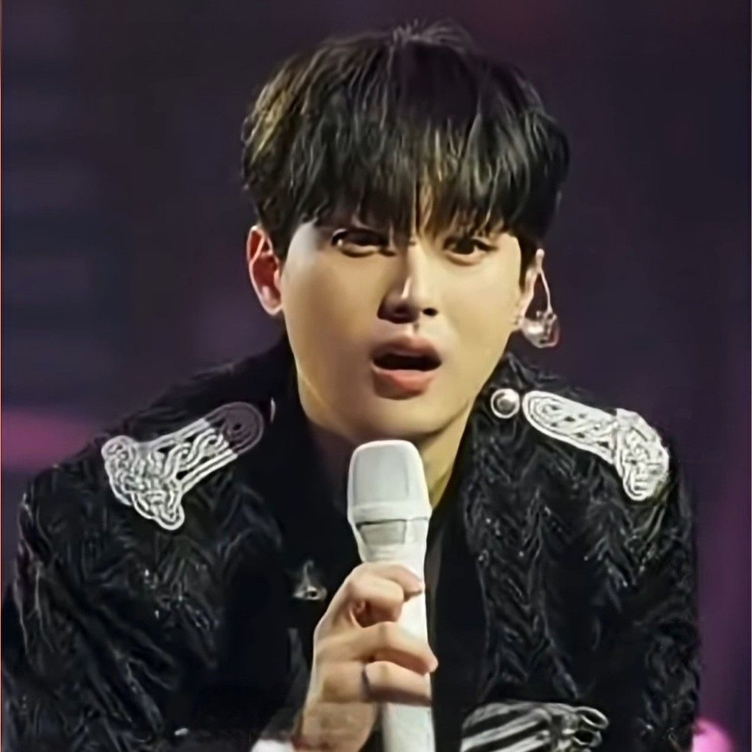 이찬원 최근 활동샷