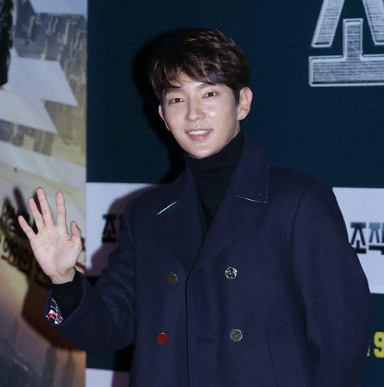 A moment captured by a fan of Lee Joongi