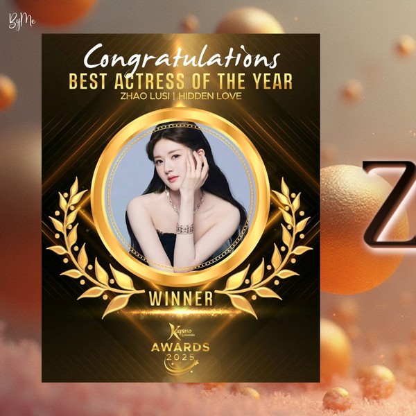 Foto utama yang menunjukkan pesona Zhao Lusi