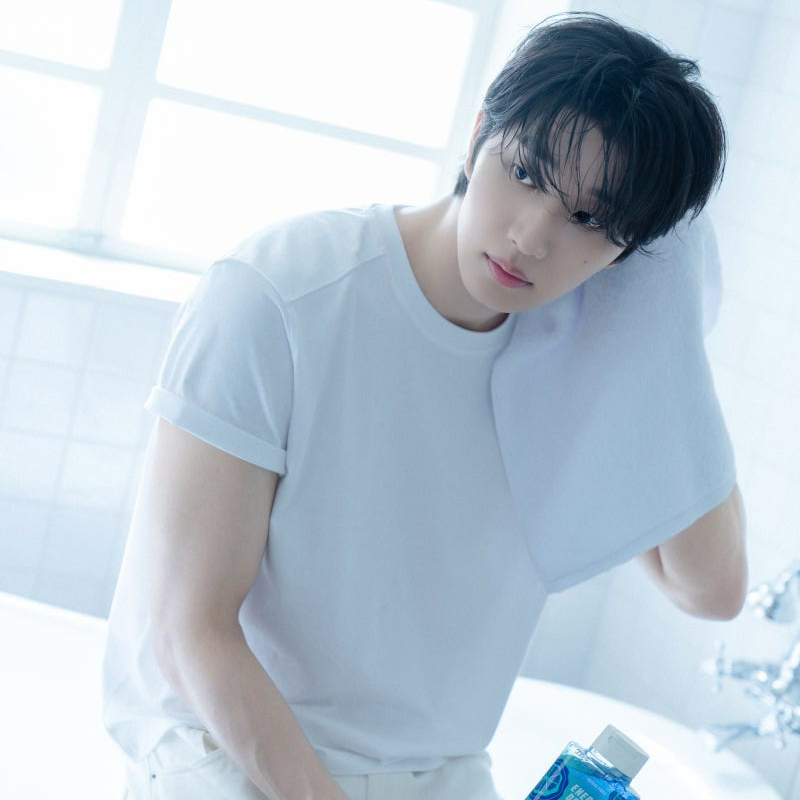 Behind-the-scenes cut of Kim Jaewon