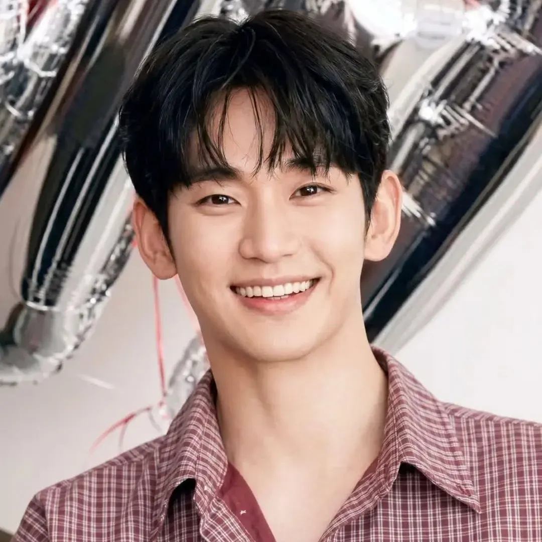 Recent activity shot of Kim Soohyun