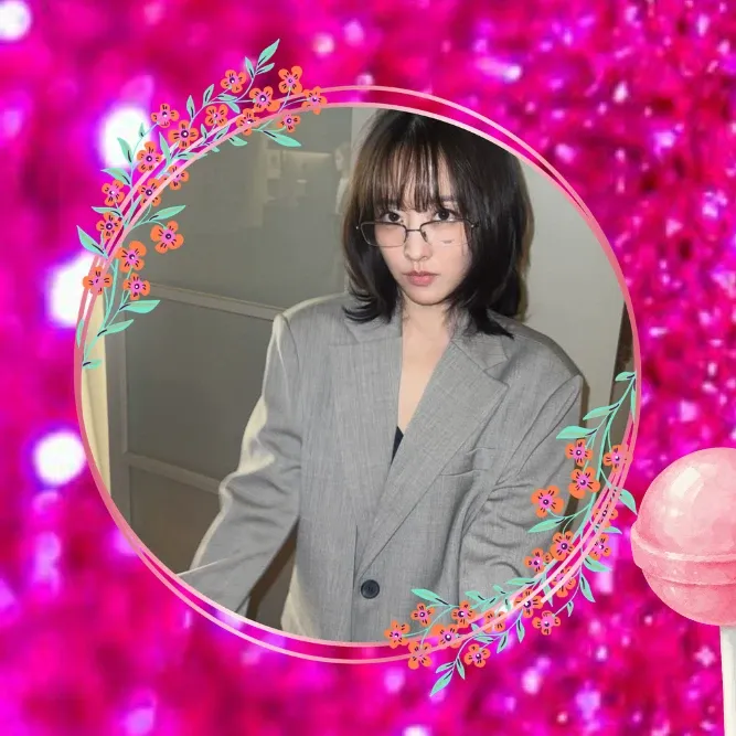 A moment captured by a fan of Park Boyoung