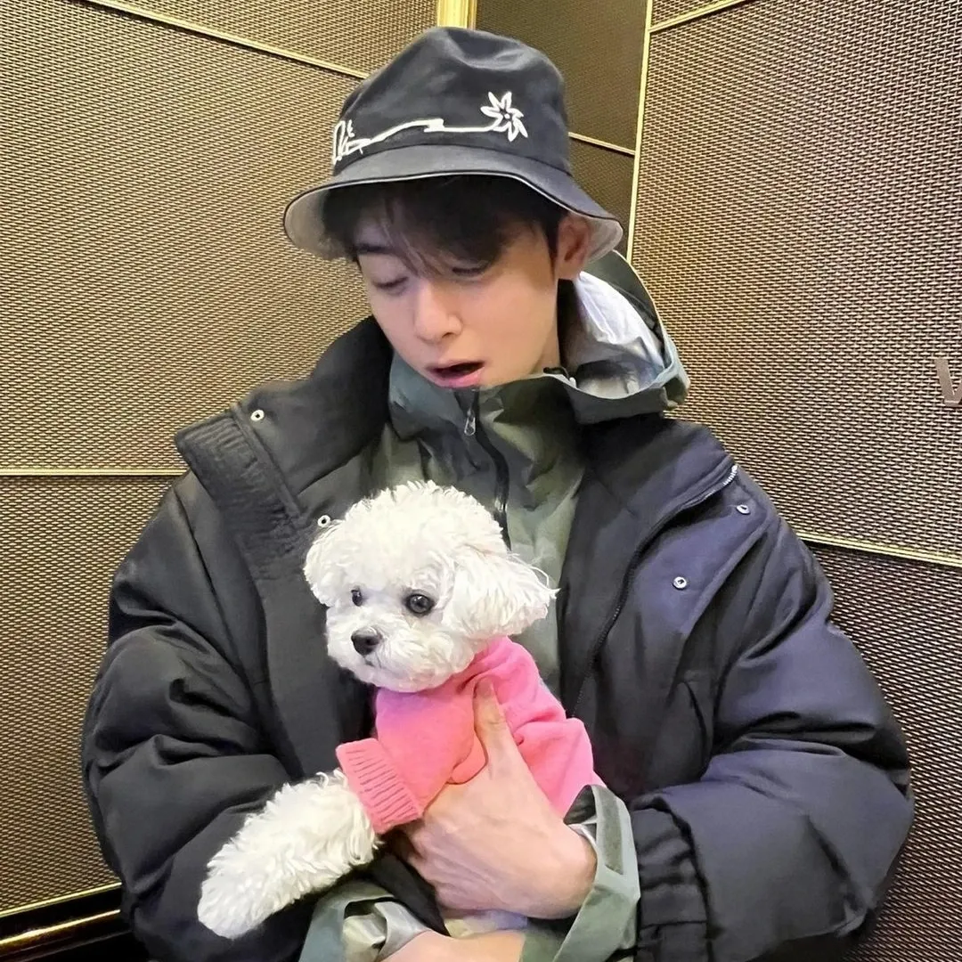 Recent activity shot of Cha Eunwoo