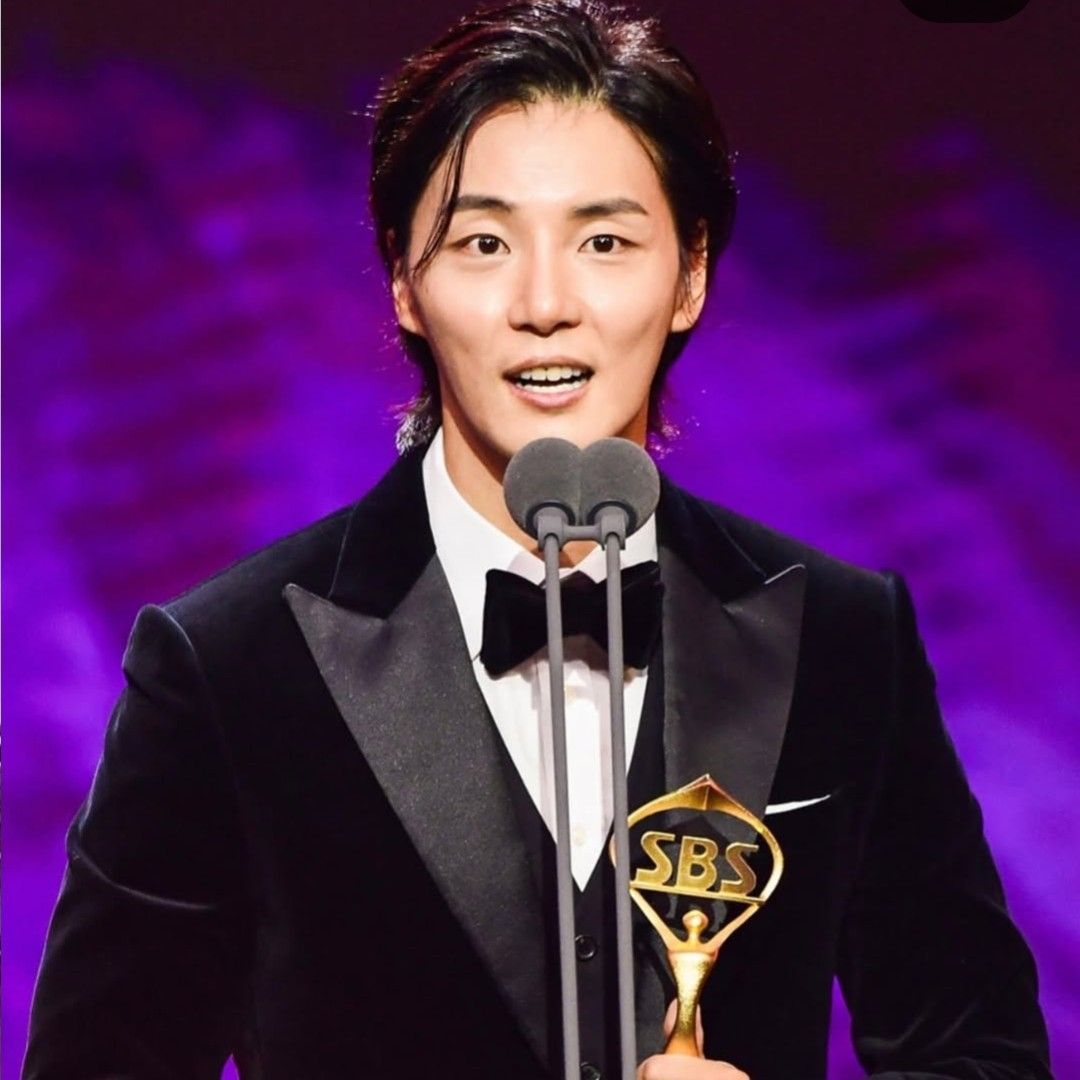 Latest photo of Yoon Shiyoon