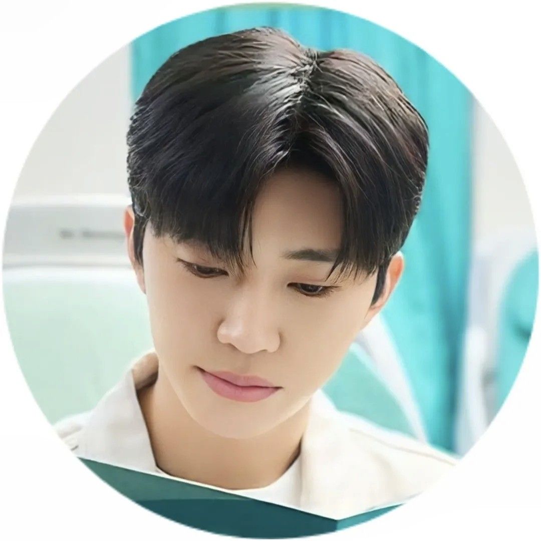 イム・ヨンウンの最近の活動ショット