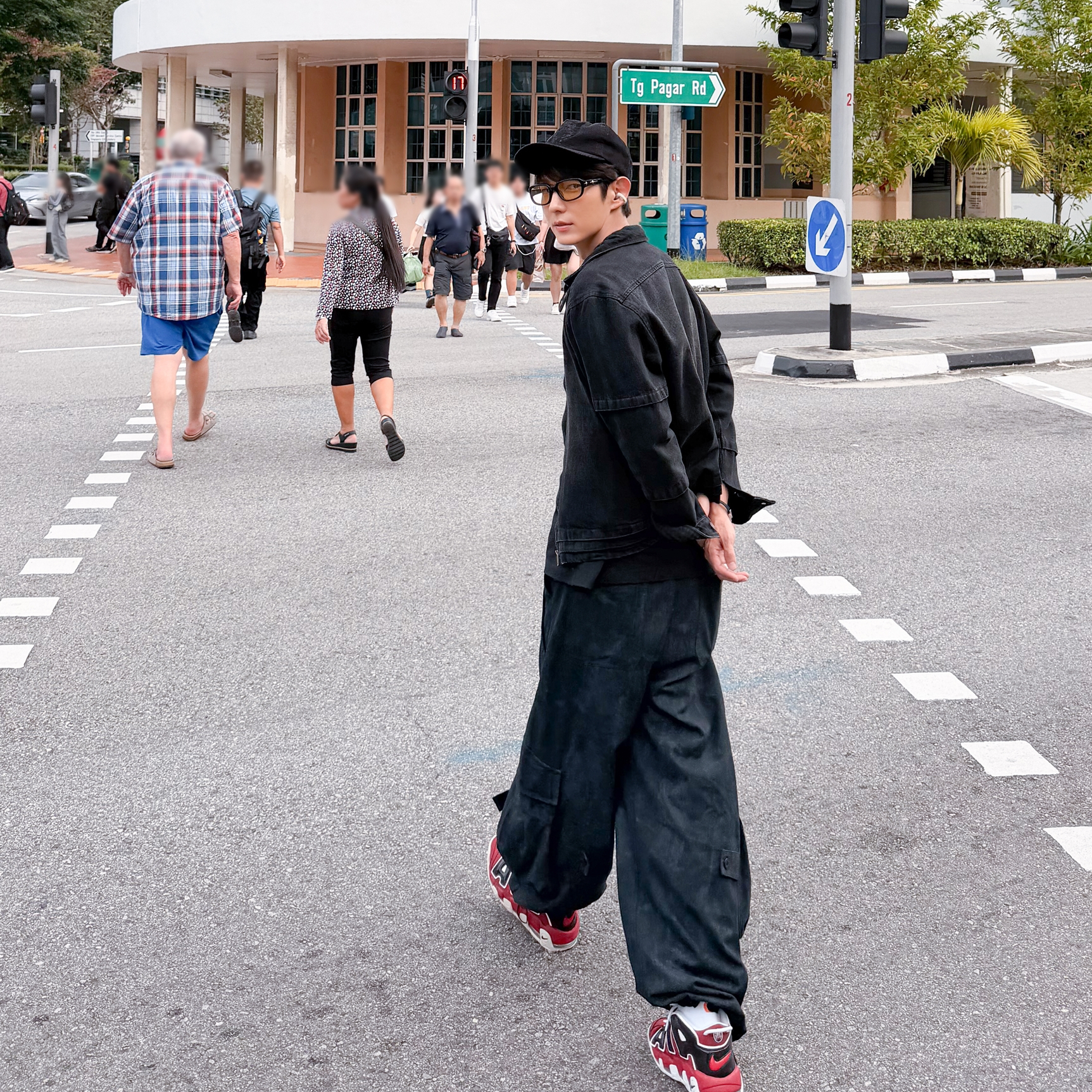 A moment captured by a fan of Lee Joongi