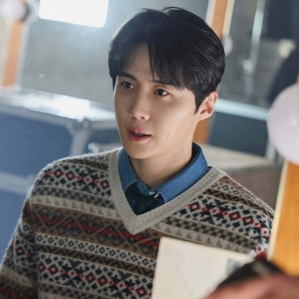 Behind-the-scenes cut of Kim Seonho