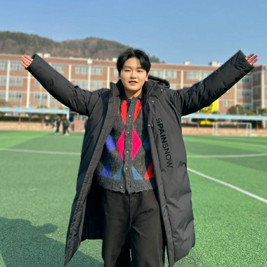 Recent activity shot of Park Sungon