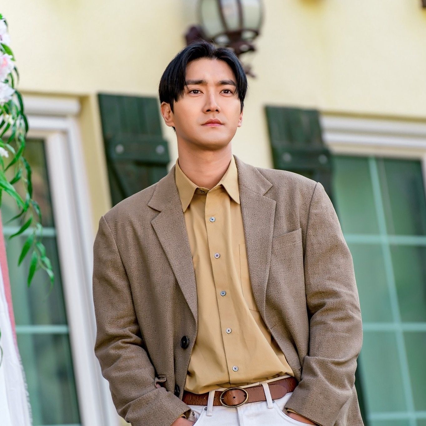 Recent activity shot of Choi Siwon