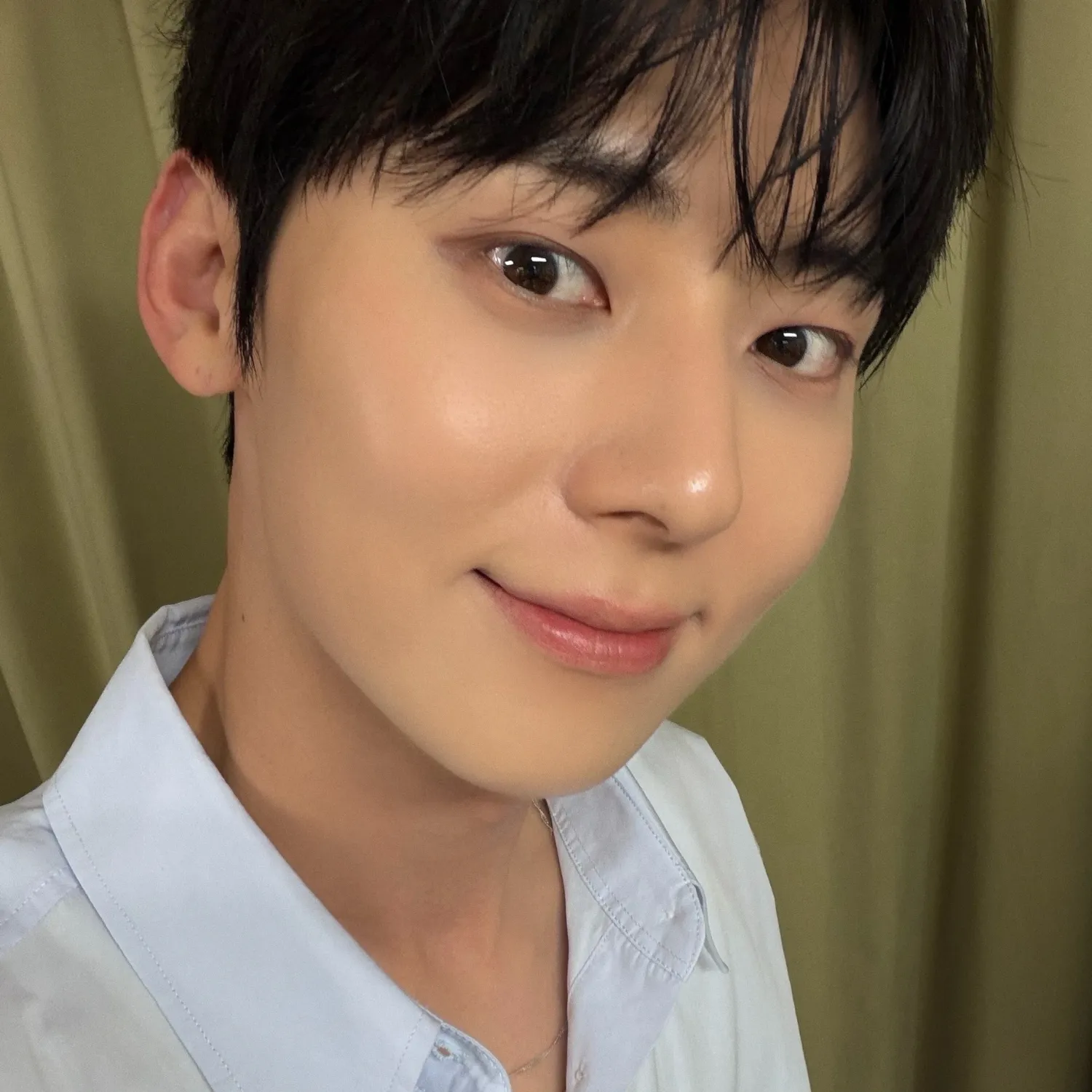 Behind-the-scenes cut of Hwang Minhyun
