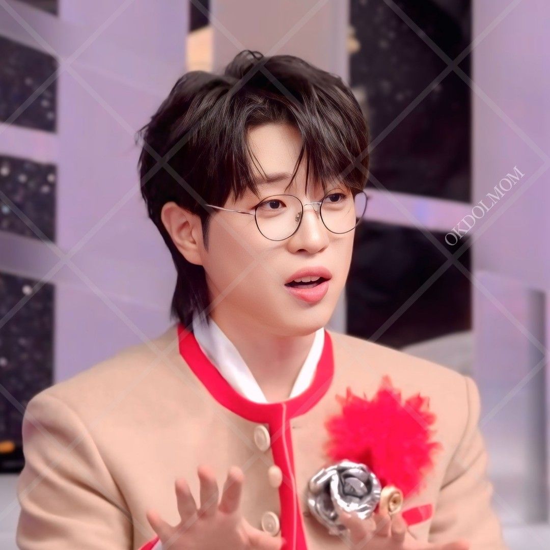 A moment captured by a fan of An Sunghoon