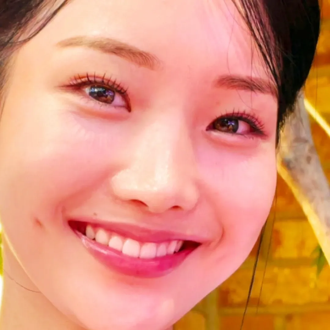 Recent activity shot of Kim Soyeon (2004)