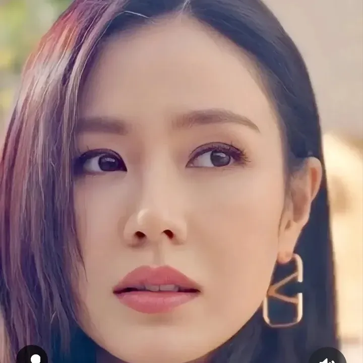 Foto terbaru dari Son Yejin