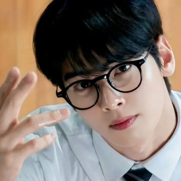 Latest photo of Cha Eunwoo