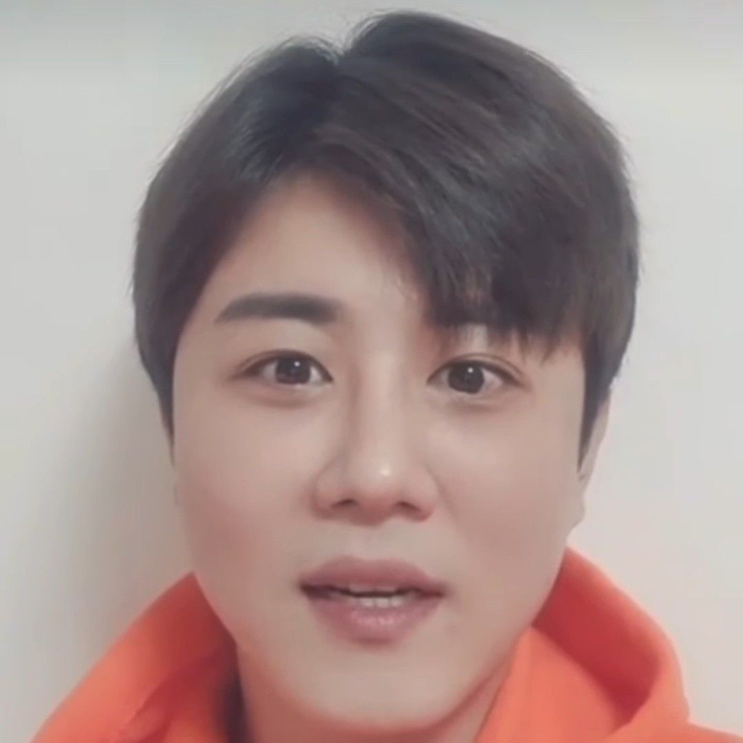 チン・ヘソンのビハインドカット