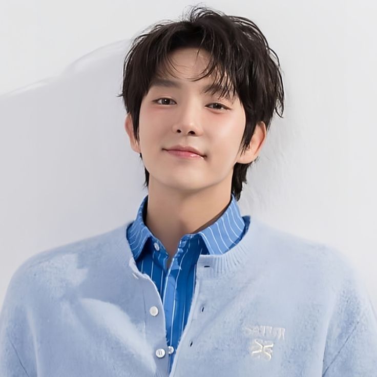 Behind-the-scenes cut of Lee Joongi