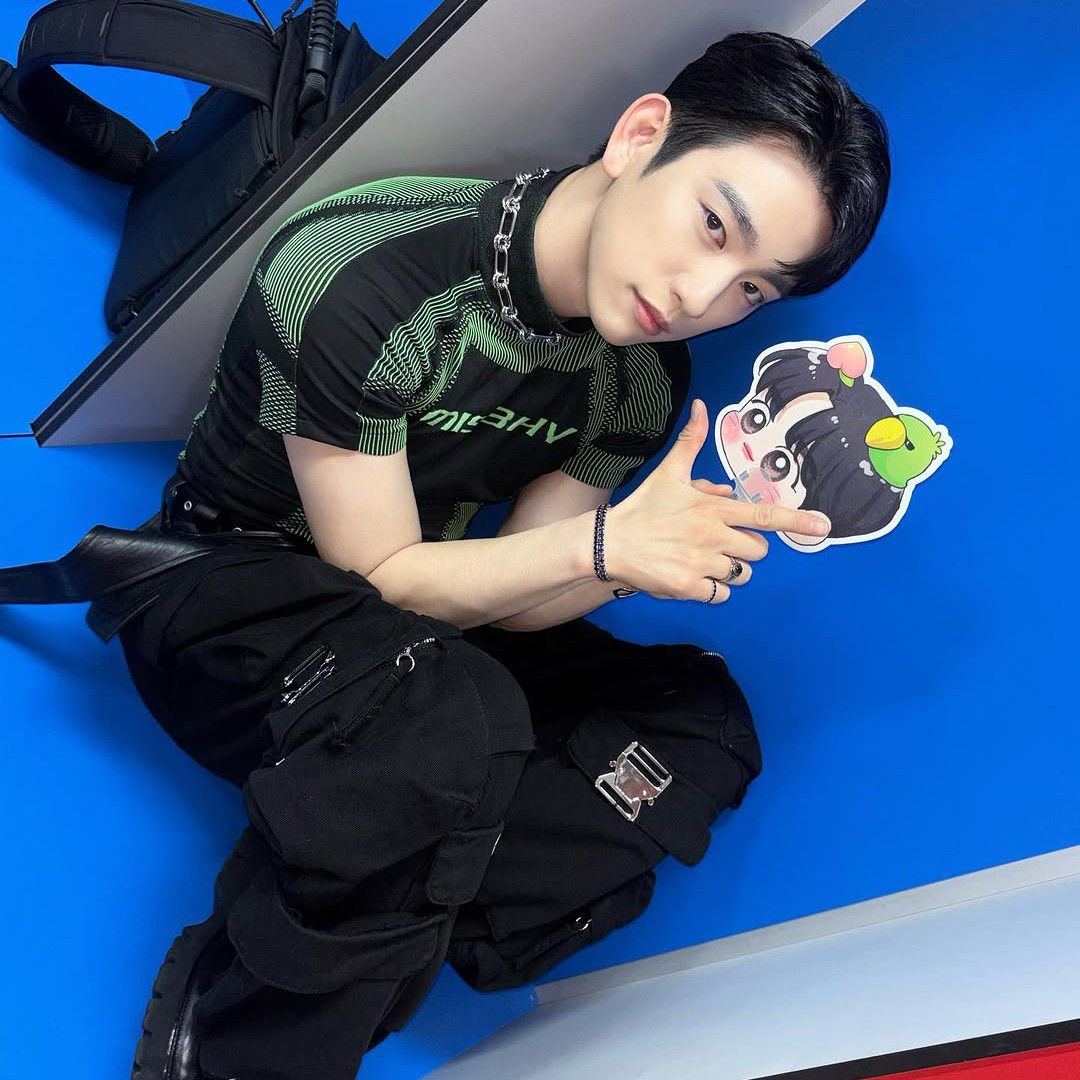 Recent activity shot of Park Jinyoung