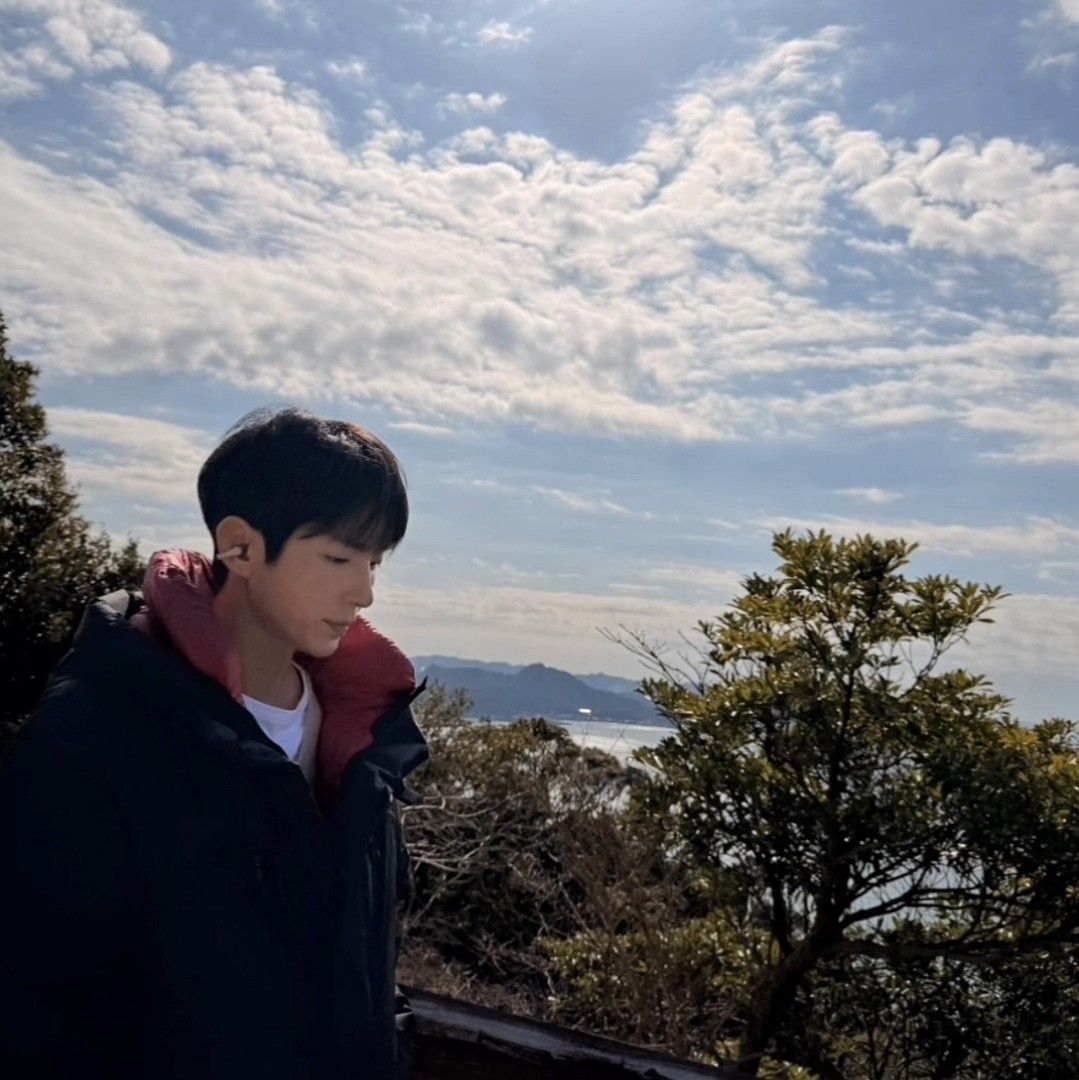 A moment captured by a fan of Lee Joongi