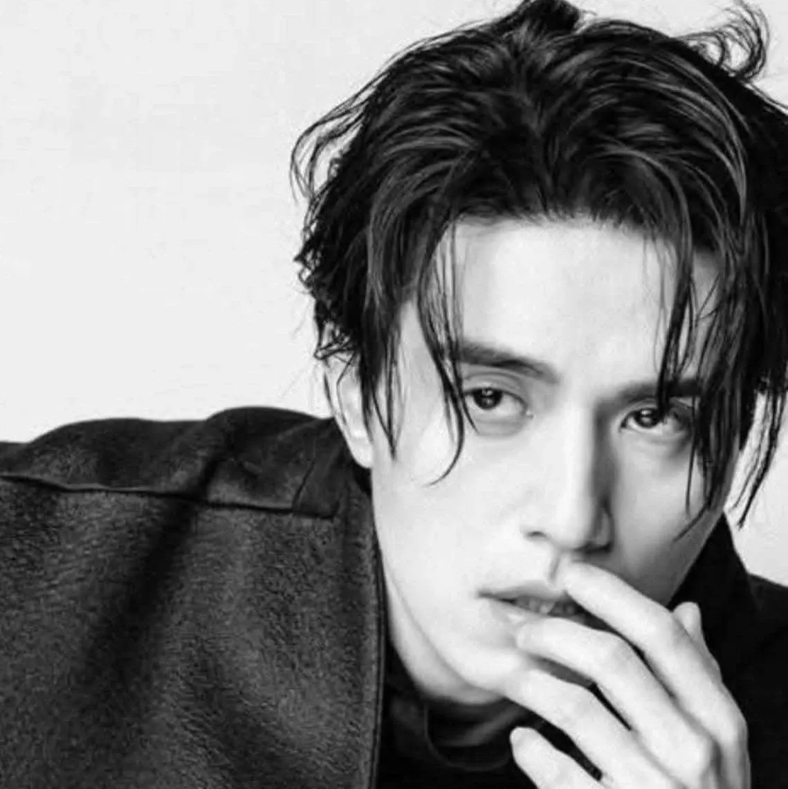 Recent activity shot of Lee Dongwook