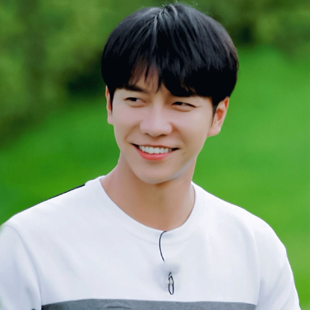 Recent activity shot of Lee Seunggi