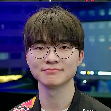 A moment captured by a fan of Faker