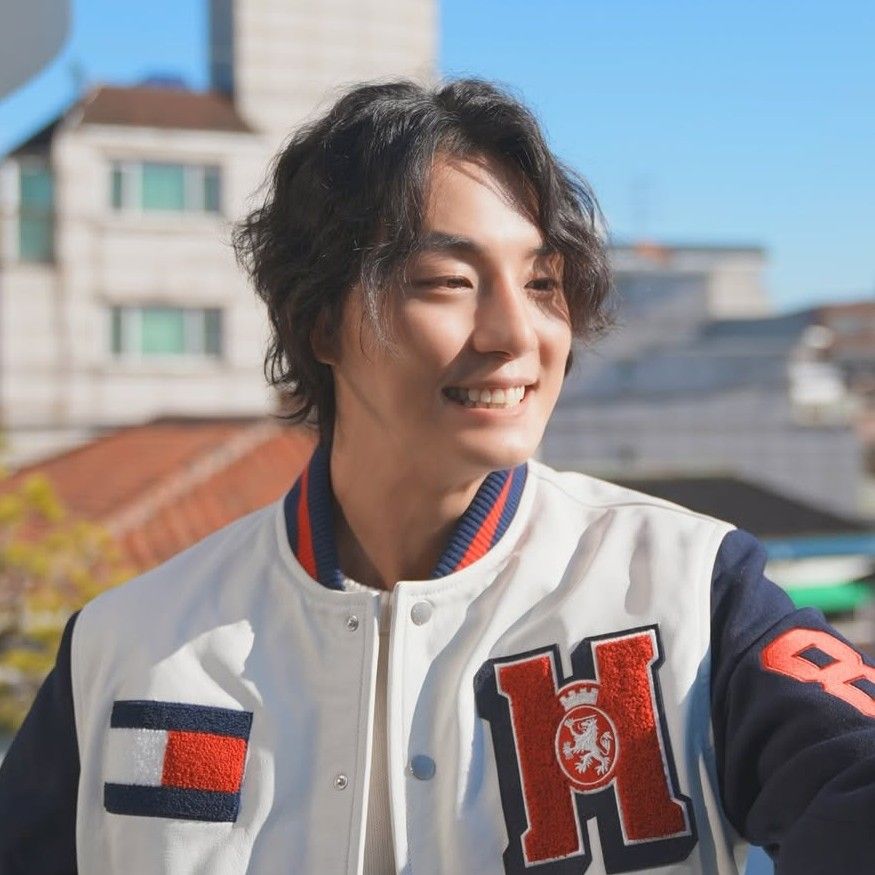 Recent activity shot of Yoon Shiyoon